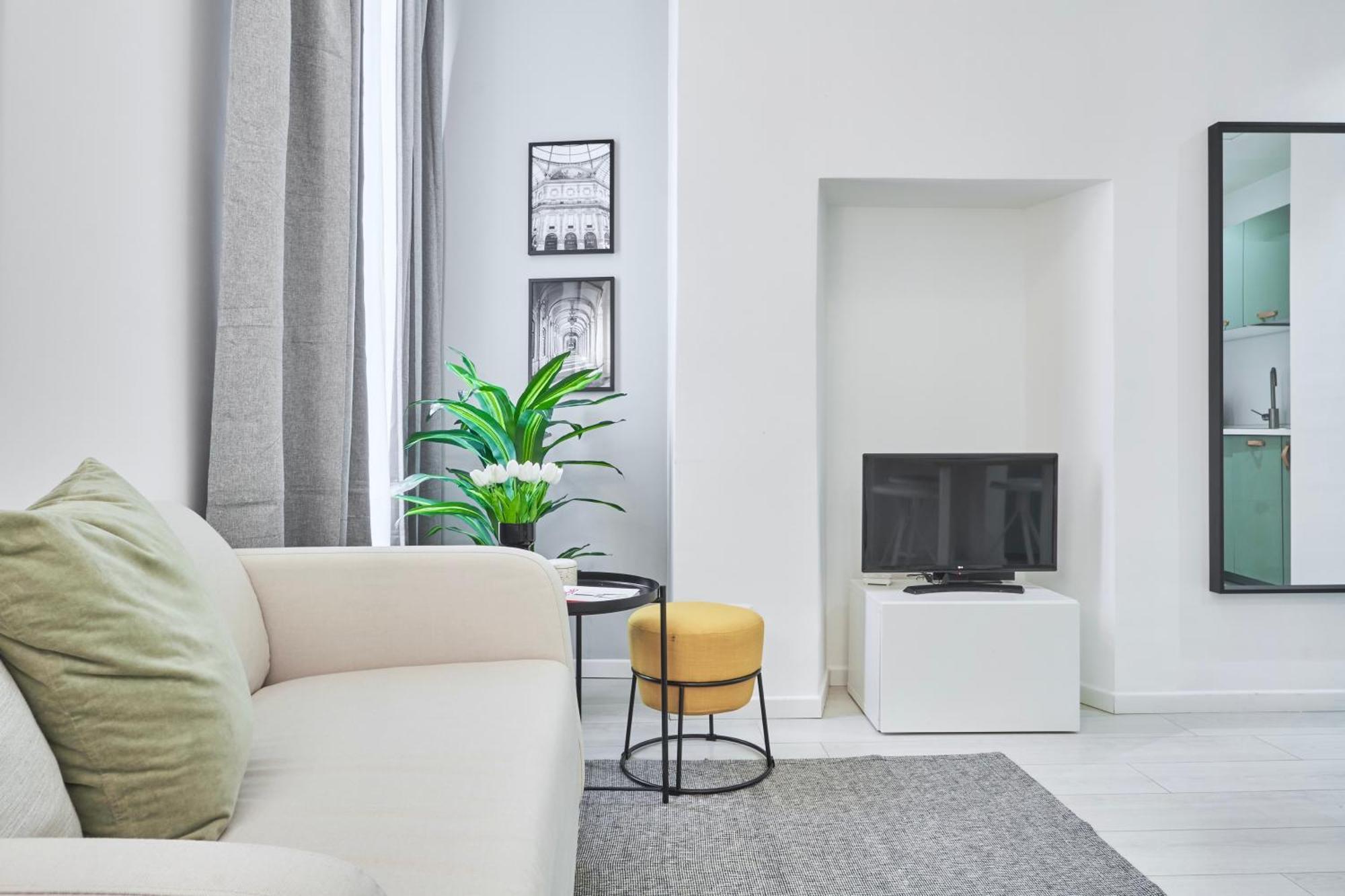 Elegante Appartamento Minimal Dai Tocchi Botanici 米兰 外观 照片