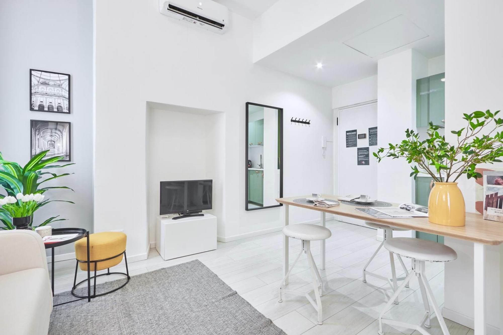Elegante Appartamento Minimal Dai Tocchi Botanici 米兰 外观 照片